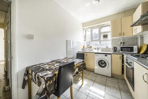 3 bedroom apartment for sale, St. Agnes Place, Kennington, London