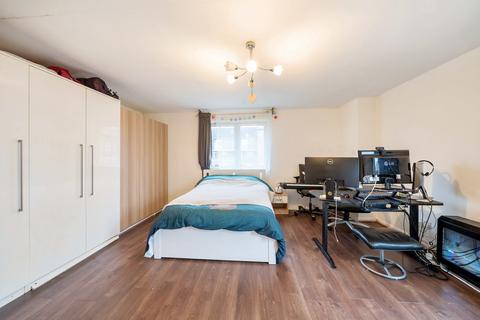 Studio for sale, Barlow Street, Walworth, London