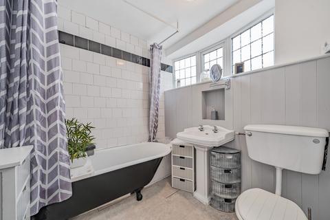 266 Burnt Ash Hill, London, SE12 0QD