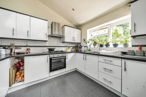 4 bedroom apartment for sale, Chinbrook Road, London