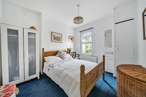 87 Effingham Road, London, SE12 8NT
