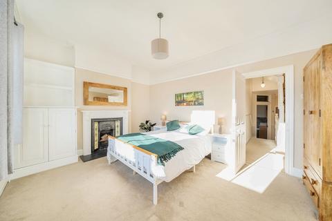 94 Effingham Road, London, SE12 8NU