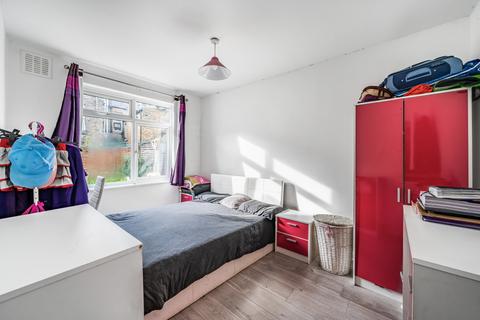 2 bedroom apartment for sale, Gillian Street, London