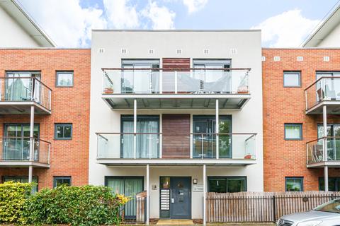 1 bedroom apartment for sale, Highfield Close, London