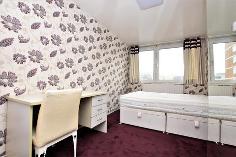 2 bedroom apartment for sale, Kipling Estate, London