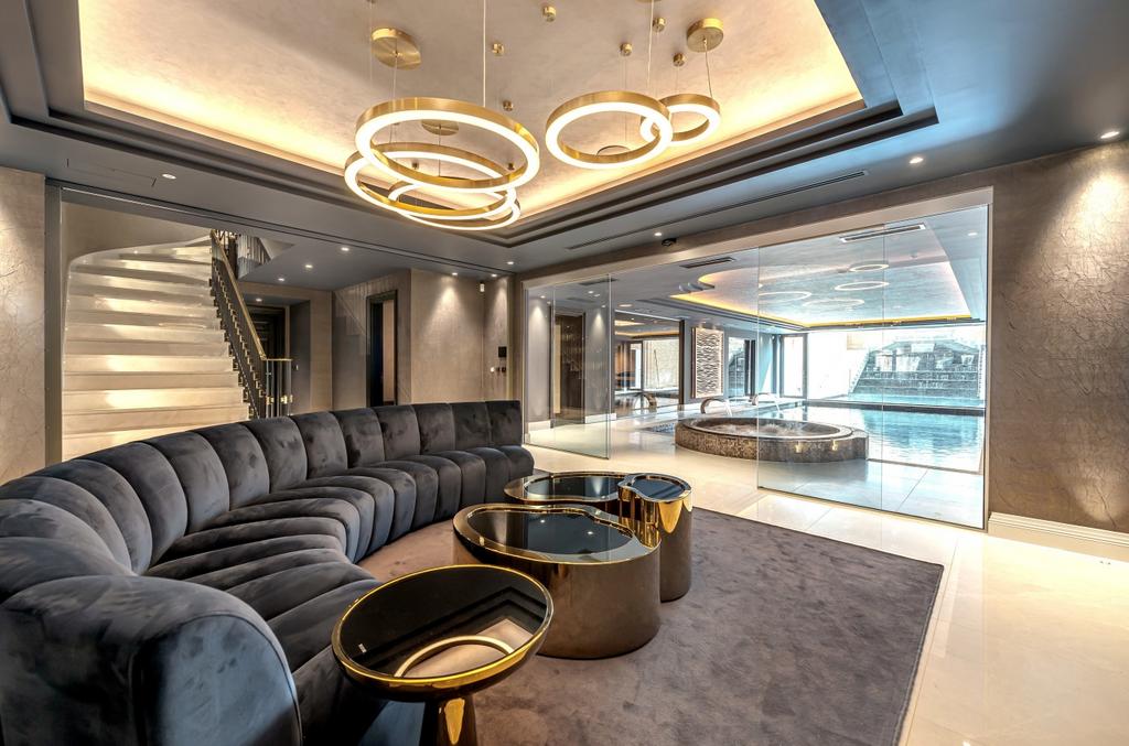 Seating / Pool