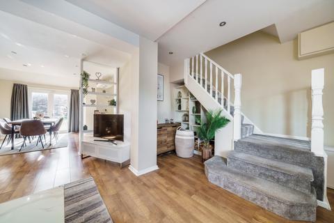 73 Heath Way, Erith, DA8 3LZ