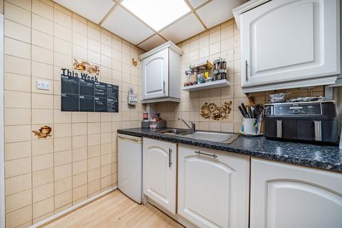194 Avenue Road, Erith, DA8 3BW