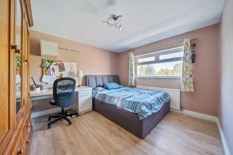 4 bedroom semi-detached house for sale - Avalon Road, Orpington