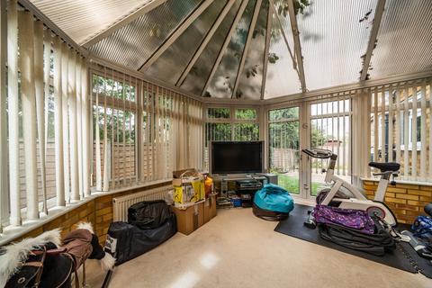 2 Warren Avenue, Orpington, BR6 6HX