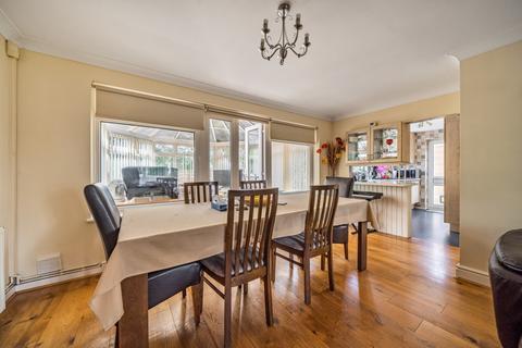 2 Warren Avenue, Orpington, BR6 6HX
