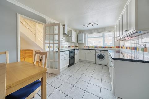 4 Chequers Close, Orpington, BR5 2QP