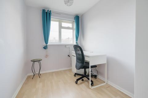 4 Chequers Close, Orpington, BR5 2QP
