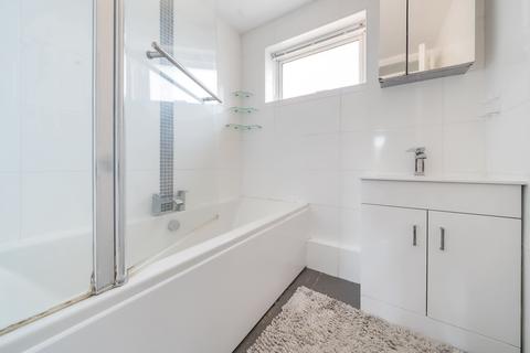 4 Chequers Close, Orpington, BR5 2QP