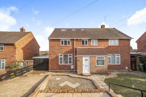 4 bedroom semi-detached house for sale - Whippendell Way, Orpington