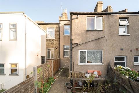 76 Tewson Road, London, SE18 1AY