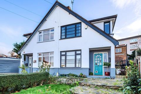 10 Downend, London, SE18 3NB