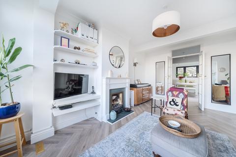 10 Downend, London, SE18 3NB