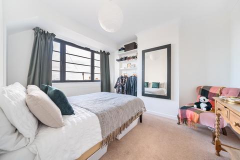 10 Downend, London, SE18 3NB