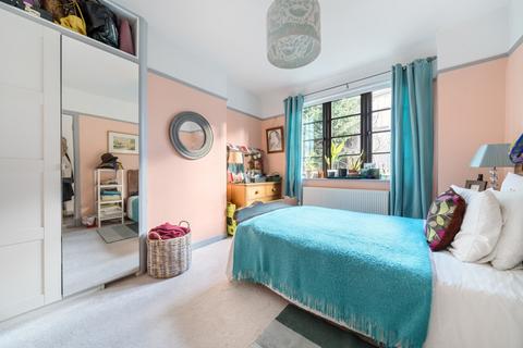 10 Downend, London, SE18 3NB
