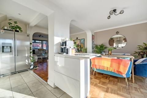 14 Birkdale Road, London, SE2 9HX