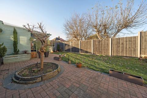 14 Birkdale Road, London, SE2 9HX