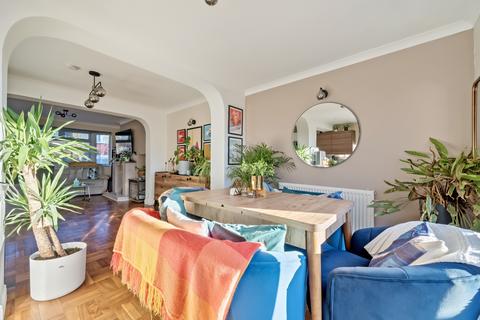 14 Birkdale Road, London, SE2 9HX