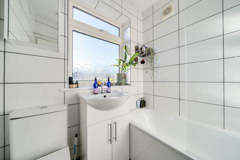 14 Birkdale Road, London, SE2 9HX