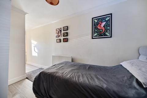 14 Birkdale Road, London, SE2 9HX