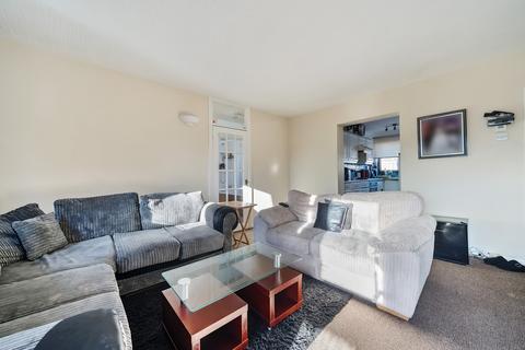 176 Ankerdine Crescent, London, SE18 3LF