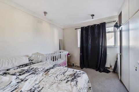 176 Ankerdine Crescent, London, SE18 3LF