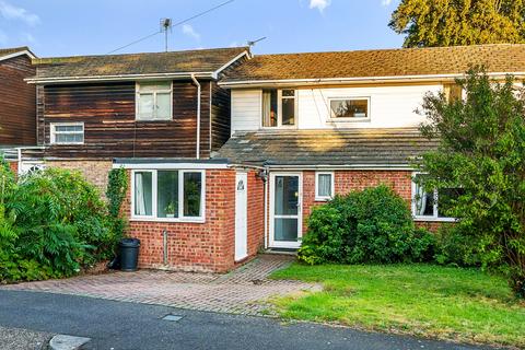 4 bedroom link detached house for sale, Queendown Avenue, Gillingham