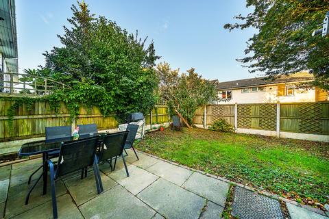 4 bedroom link detached house for sale, Queendown Avenue, Gillingham