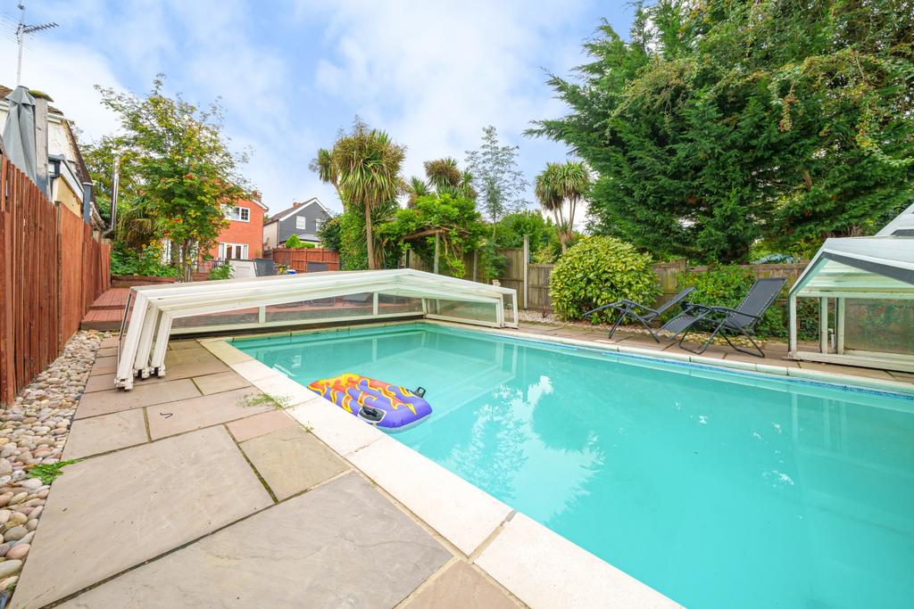 Bull Lane, Newington, Sittingbourne 4 bed detached house for sale £