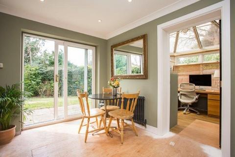 3 bedroom detached house for sale - Thicketts, Sevenoaks