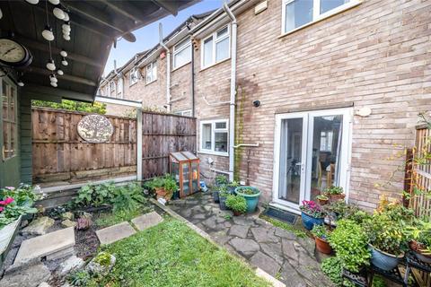 31 Felton Lea, Sidcup, DA14 6BA