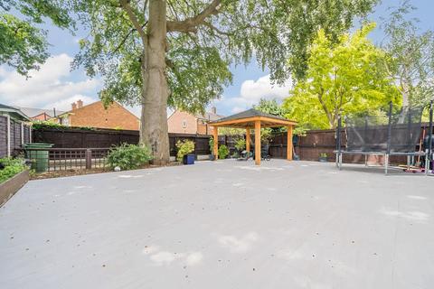 2 bedroom bungalow for sale, High Beeches, Sidcup