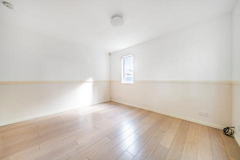 3 Sprucedale Close, Swanley, BR8 7YS