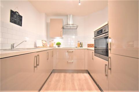 2 bedroom apartment for sale, Birchwood Park Avenue, Swanley