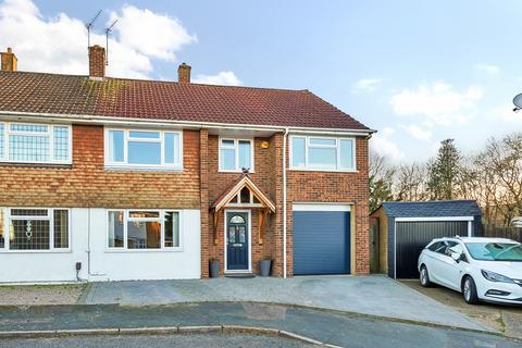 4 bedroom semi-detached house for sale, Mead Close, Swanley
