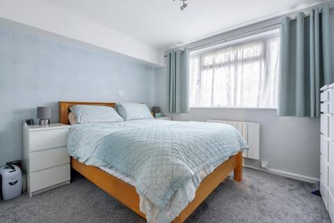 2 bedroom apartment for sale, Sharnbrooke Close, Welling