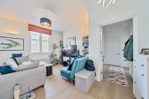 2 bedroom apartment for sale, Wellesley Road, London