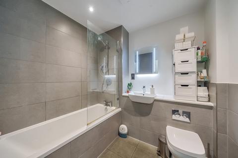 2 bedroom apartment for sale, Polytechnic Street, London