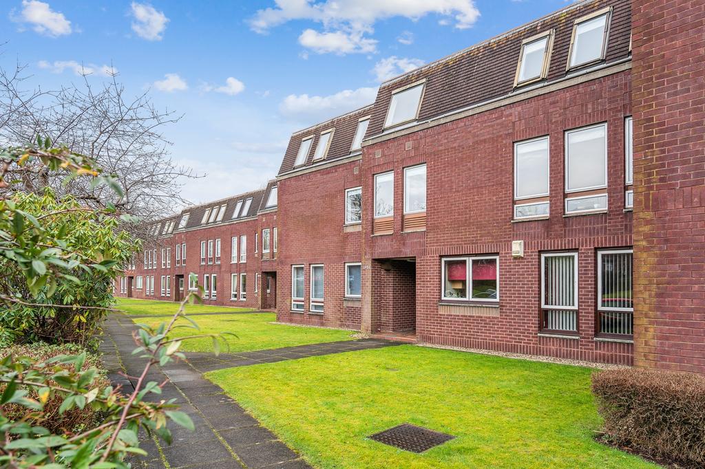 Clarence Gardens, Hyndland, Glasgow, G11 7JN 2 bed flat for sale £145,000