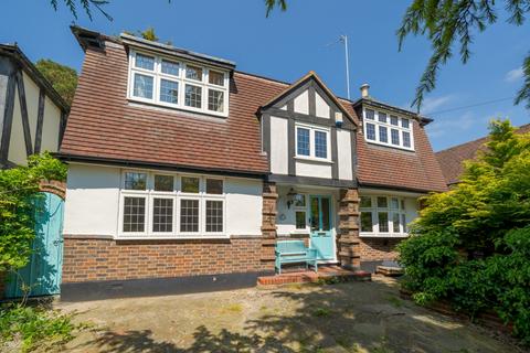 4 bedroom detached house for sale, Harvest Bank Road, West Wickham