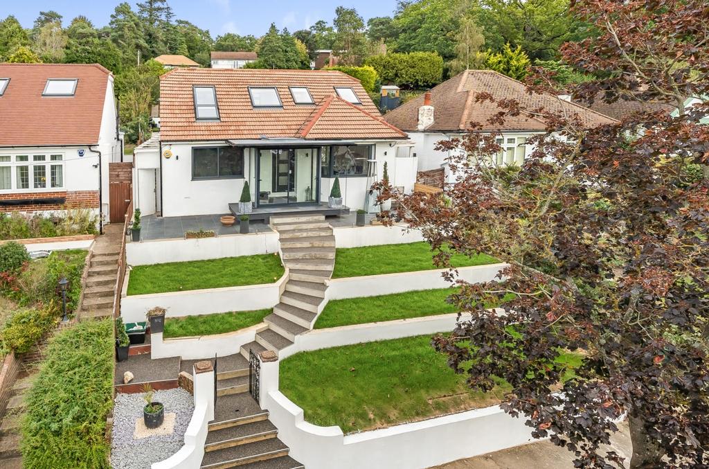 Hartfield Crescent, West Wickham 4 bed detached house £1,100,000