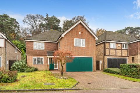 4 bedroom detached house for sale, Birkdale Gardens, Croydon