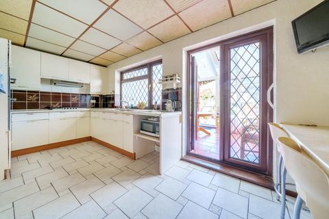 207 Devonshire Way, Croydon, CR0 8BZ