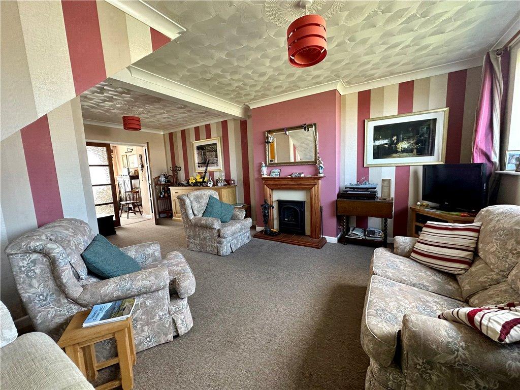 The Boltons, Waterlooville, Hampshire 4 bed semidetached house for sale £400,000