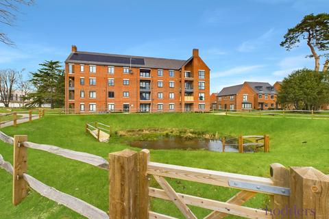 Garrett Crescent, Ottershaw, Chertsey, Surrey, KT16